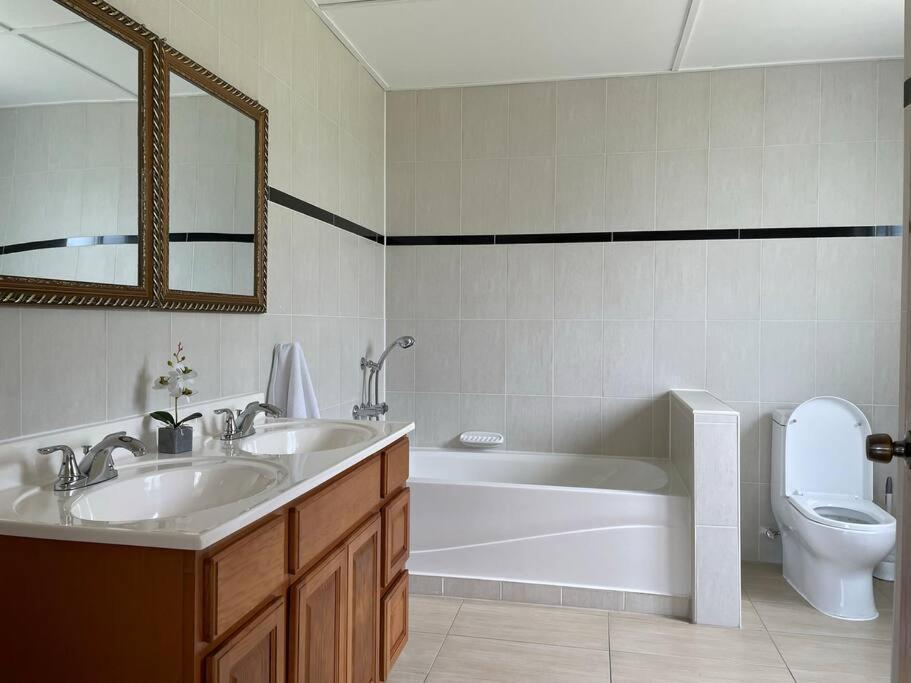 Spring Garden Mobay Resort Luxurious Apartments Montego Bay Dış mekan fotoğraf