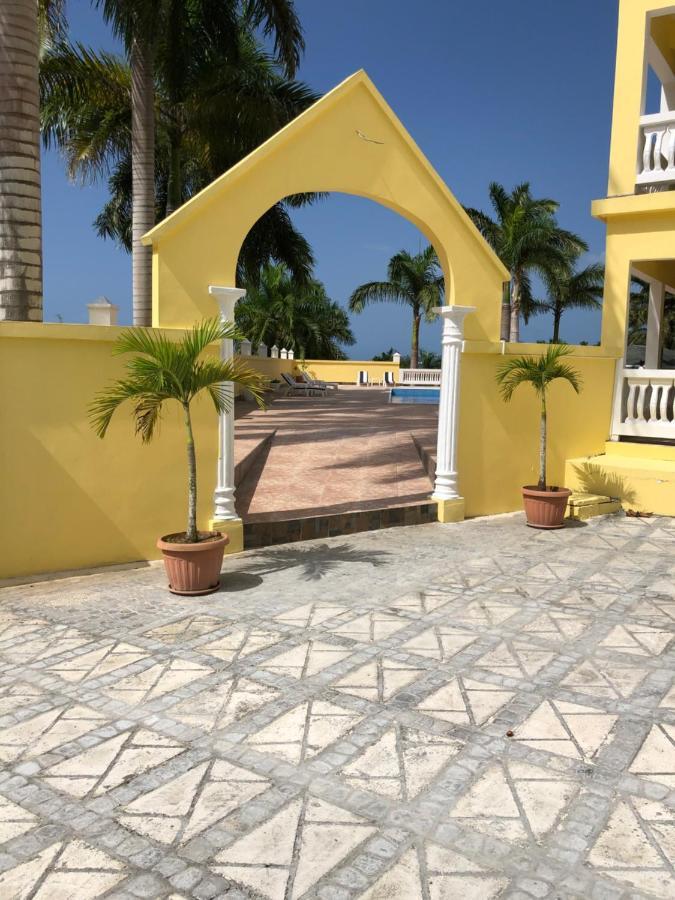 Spring Garden Mobay Resort Luxurious Apartments Montego Bay Dış mekan fotoğraf